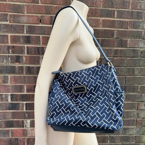 Tommy Hilfiger navy/white monogram hobo bag with wristlet - Picture 6 of 12